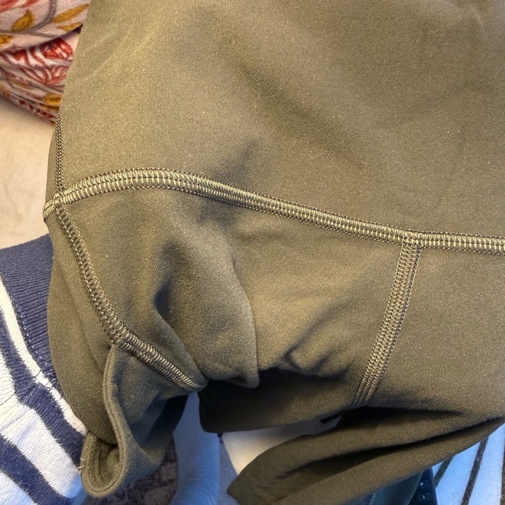 Lululemon Align with pockets size 6, dark green. - Picture 8 of 8